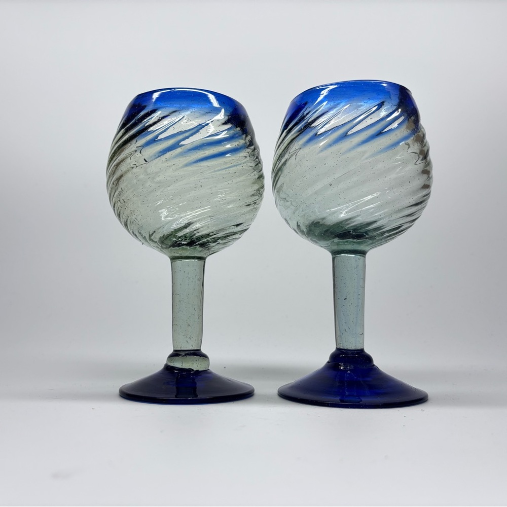 Hand Blown Mexican Swirl Wine Glasses Water Goblets Cobalt Blue Rim 7” Set Of 2